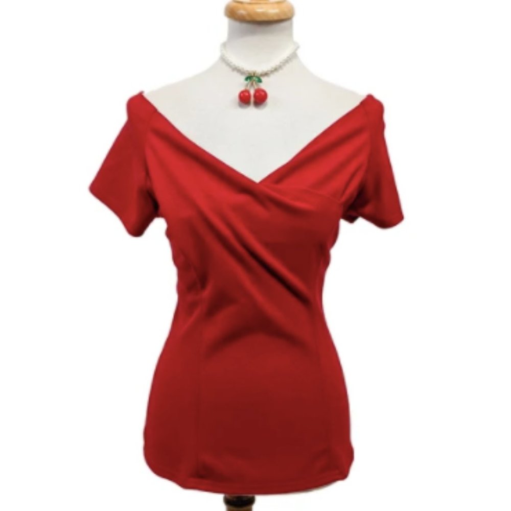 Steady brand red Betty v-neck top size L brand new